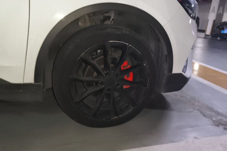 Used Geely Auto Emgrand S 2021 1.4T CVT Luxury Version Right Front Wheel Hub