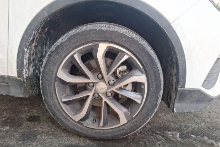 Used Geely Auto Emgrand S 2021 1.4T Manual Comfort Model Right Front Wheel Hub