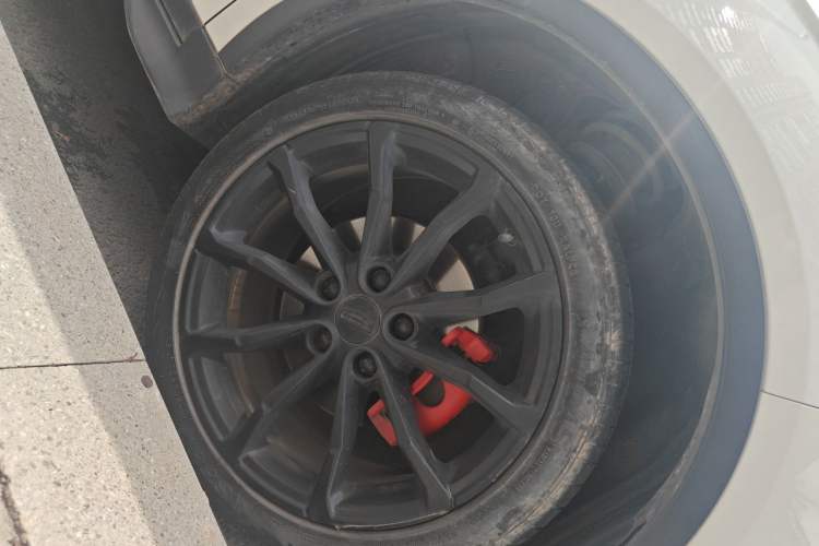 Used Geely Auto Emgrand S 2021 1.4T CVT Prestige Edition Right Front Wheel Hub