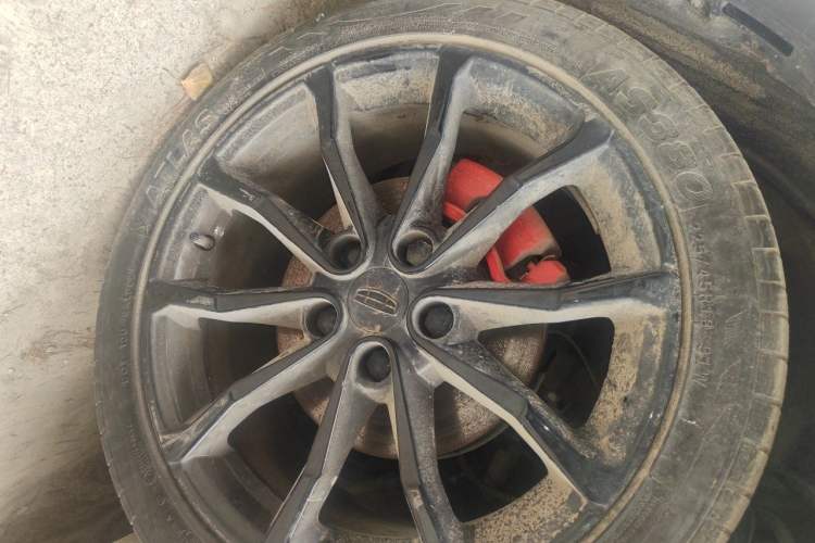 Used Geely Auto Emgrand S 2021 1.4T CVT Luxury Version Right Front Wheel Hub