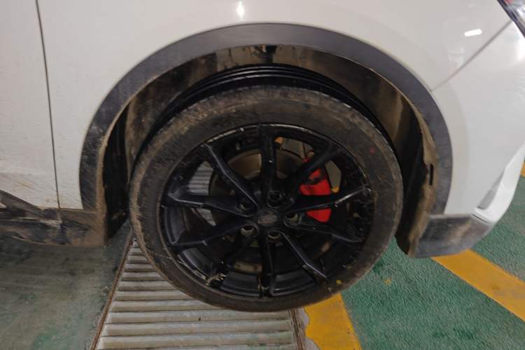 Used Geely Auto Emgrand S 2021 1.4T CVT Flagship Edition Right Front Wheel Hub