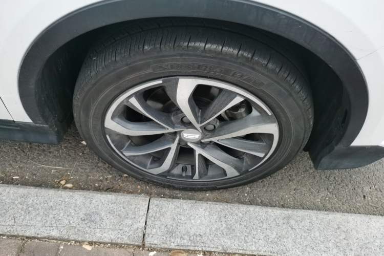 Used Geely Auto Emgrand S 2021 1.4T Manual Comfort Model Right Front Wheel Hub