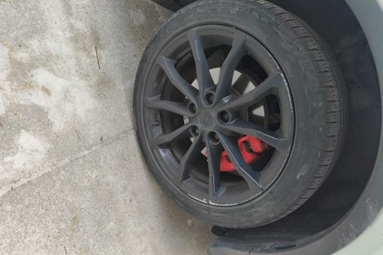 Used Geely Auto Emgrand S 2021 1.4T CVT Luxury Version Right Front Wheel Hub