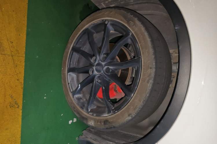 Used Geely Auto Emgrand S 2021 1.4T CVT Luxury Version Right Front Wheel Hub