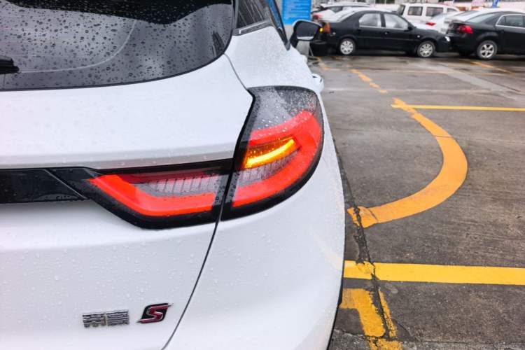 Used Geely Auto Emgrand S 2021 1.4T CVT Prestige Edition Right Rear Taillight