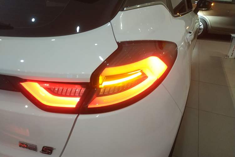 Used Geely Auto Emgrand S 2021 1.4T Manual Comfort Model Right Rear Taillight