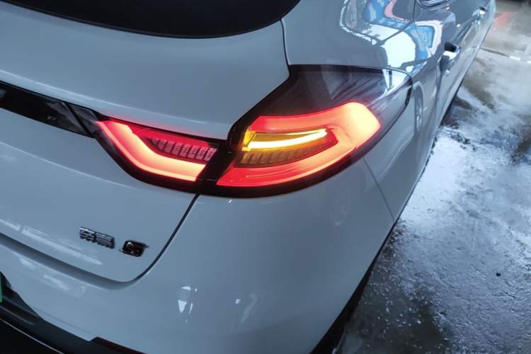 Used Geely Auto Emgrand S 2021 1.4T CVT Prestige Edition Right Rear Taillight