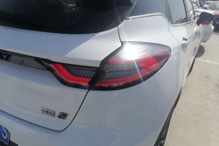 Used Geely Auto Emgrand S 2021 1.4T CVT Prestige Edition Right Rear Taillight
