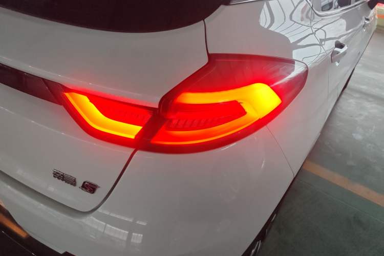 Used Geely Auto Emgrand S 2021 1.4T Manual Comfort Model Right Rear Taillight