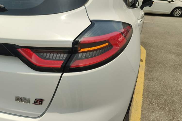 Used Geely Auto Emgrand S 2021 1.4T CVT Prestige Edition Right Rear Taillight