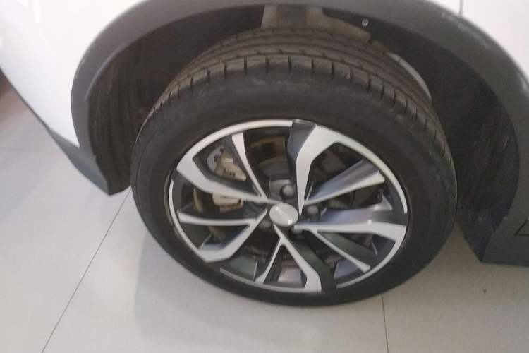 Used Geely Auto Emgrand S 2021 1.4T Manual Comfort Model Right Rear Wheel Hub
