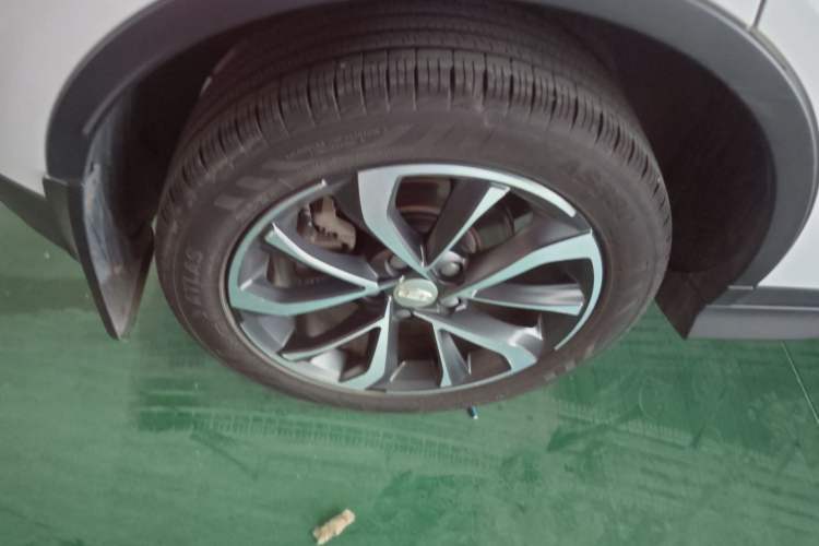 Used Geely Auto Emgrand S 2021 1.4T Manual Comfort Model Right Rear Wheel Hub