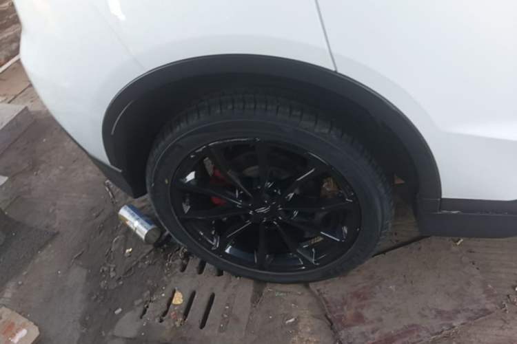 Used Geely Auto Emgrand S 2021 1.4T CVT Luxury Version Right Rear Wheel Hub