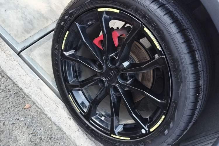 Used Geely Auto Emgrand S 2021 1.4T CVT Prestige Edition Right Rear Wheel Hub