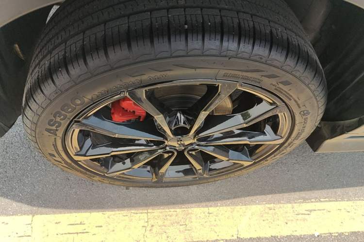 Used Geely Auto Emgrand S 2021 1.4T CVT Prestige Edition Right Rear Wheel Hub