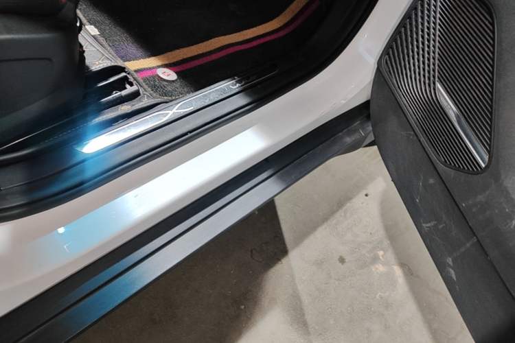 Used Geely Auto Emgrand S 2021 1.4T CVT Luxury Version Right Side Sill