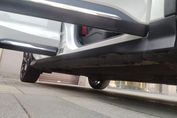 Used Geely Auto Emgrand S 2021 1.4T CVT Luxury Version Right Side Sill