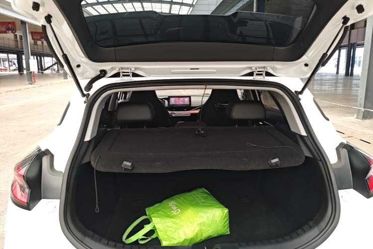 Used Geely Auto Emgrand S 2021 1.4T CVT Luxury Version Trunk