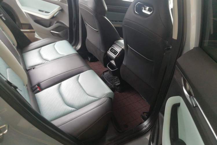 Used Geely Auto Emgrand S 2022 1.4T CVT Crossover Player Edition Interior 4