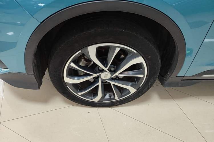 Used Geely Auto Emgrand S 2022 1.4T CVT Crossover Player Edition Left Front Wheel Hub