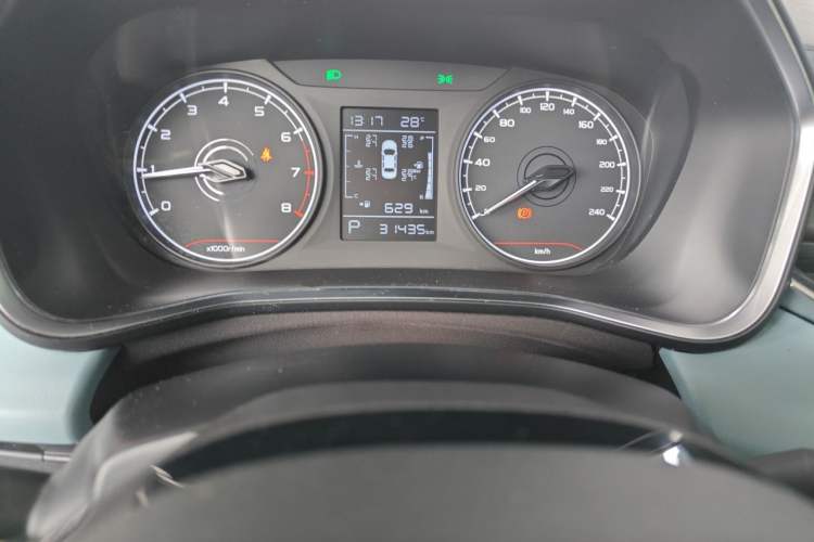 Used Geely Auto Emgrand S 2022 1.4T CVT Crossover Player Edition Odometer Close Up