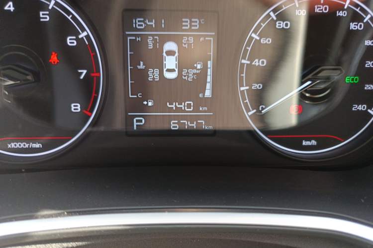 Used Geely Auto Emgrand S 2022 1.4T CVT Crossover Player Edition Odometer Close Up