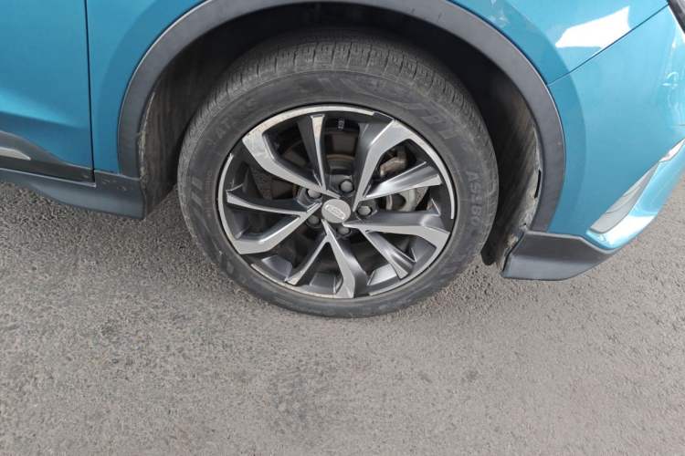Used Geely Auto Emgrand S 2022 1.4T CVT Crossover Player Edition Right Front Wheel Hub