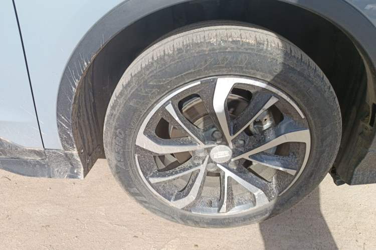 Used Geely Auto Emgrand S 2022 1.4T CVT Crossover Player Edition Right Front Wheel Hub