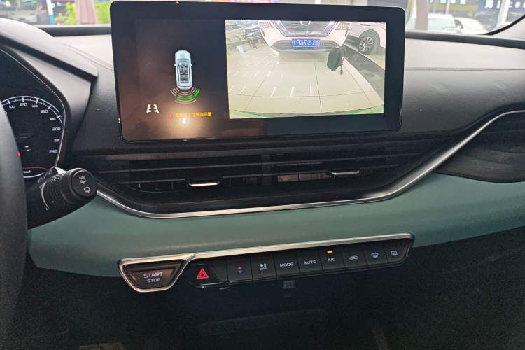 Used Geely Auto Emgrand S 2022 1.4T CVT Crossover Player Edition Audio And AC Panel