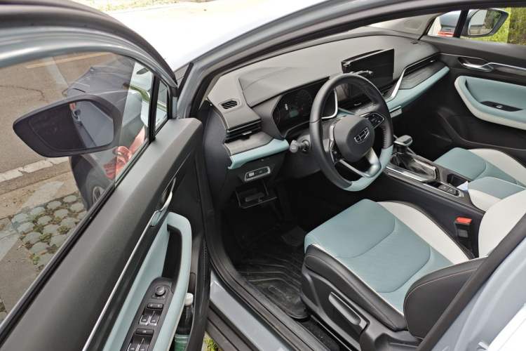 Used Geely Auto Emgrand S 2022 1.4T CVT Crossover Player Edition Driver Seat