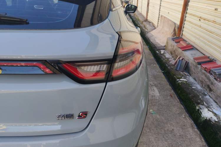 Used Geely Auto Emgrand S 2022 1.4T CVT Crossover Player Edition Exterior 6