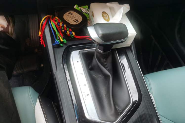 Used Geely Auto Emgrand S 2022 1.4T CVT Crossover Player Edition Gear Lever