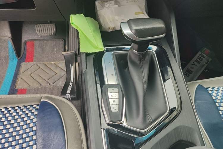 Used Geely Auto Emgrand S 2022 1.4T CVT Crossover Player Edition Gear Lever
