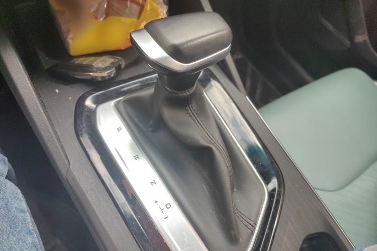 Used Geely Auto Emgrand S 2022 1.4T CVT Crossover Player Edition Gear Lever