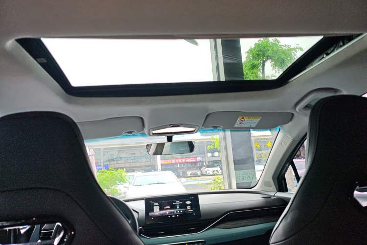 Used Geely Auto Emgrand S 2022 1.4T CVT Crossover Player Edition Headliner