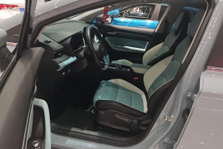 Used Geely Auto Emgrand S 2022 1.4T CVT Crossover Player Edition Interior 1