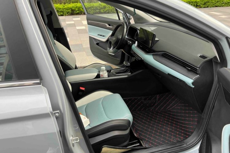 Used Geely Auto Emgrand S 2022 1.4T CVT Crossover Player Edition Interior 2