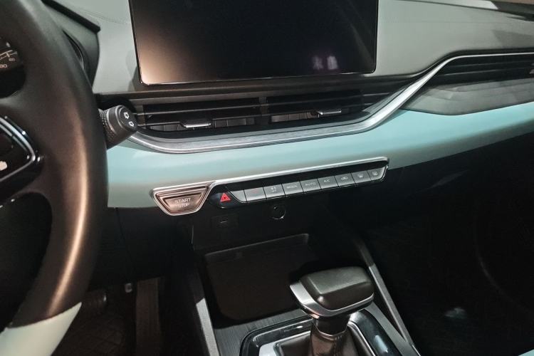 Used Geely Auto Emgrand S 2022 1.4T CVT Crossover Player Edition Interior 3