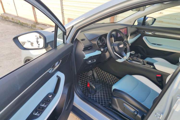 Used Geely Auto Emgrand S 2022 1.4T CVT Crossover Player Edition Interior 3