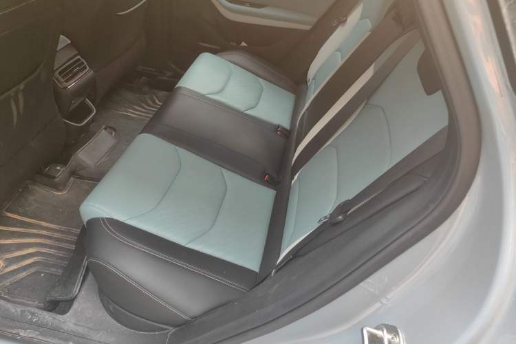 Used Geely Auto Emgrand S 2022 1.4T CVT Crossover Player Edition Interior 4