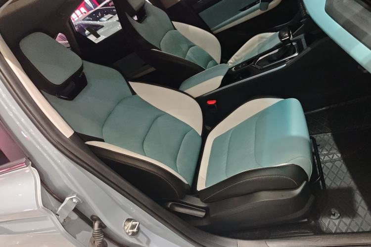Used Geely Auto Emgrand S 2022 1.4T CVT Crossover Player Edition Interior 7