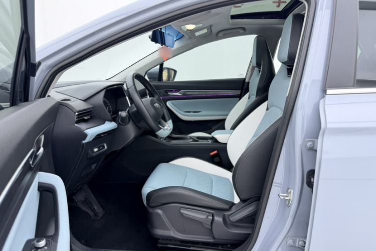 Used Geely Auto Emgrand S 2022 1.4T CVT Crossover Player Edition Interior 9