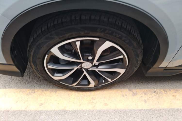 Used Geely Auto Emgrand S 2022 1.4T CVT Crossover Player Edition Left Front Wheel Hub