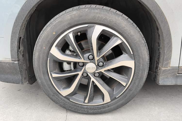 Used Geely Auto Emgrand S 2022 1.4T CVT Crossover Player Edition Left Front Wheel Hub
