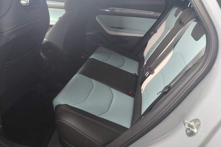 Used Geely Auto Emgrand S 2022 1.4T CVT Crossover Player Edition Left Rear Seat
