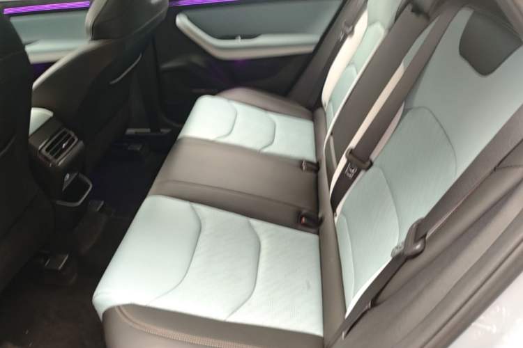 Used Geely Auto Emgrand S 2022 1.4T CVT Crossover Player Edition Left Rear Seat