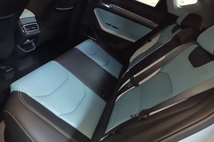 Used Geely Auto Emgrand S 2022 1.4T CVT Crossover Player Edition Left Rear Seat