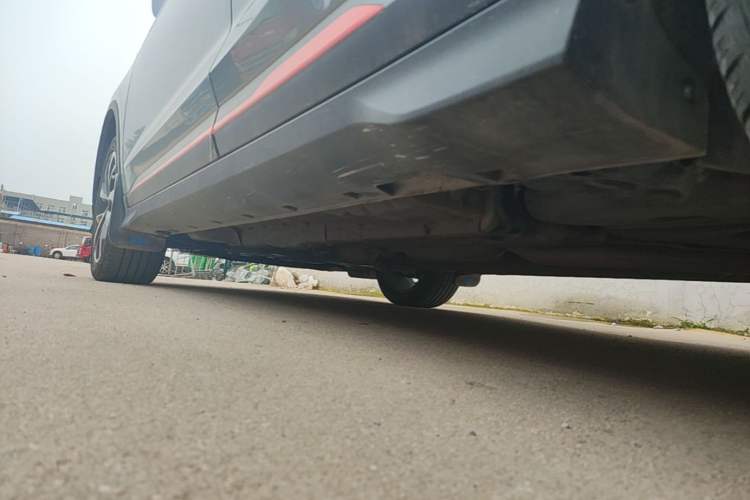 Used Geely Auto Emgrand S 2022 1.4T CVT Crossover Player Edition Left Side Sill
