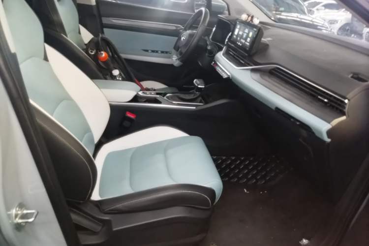 Used Geely Auto Emgrand S 2022 1.4T CVT Crossover Player Edition Right Front Seat