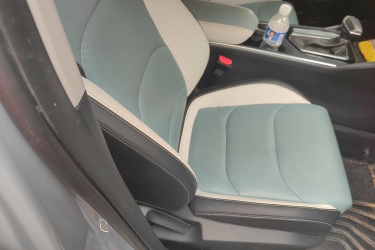 Used Geely Auto Emgrand S 2022 1.4T CVT Crossover Player Edition Right Front Seat